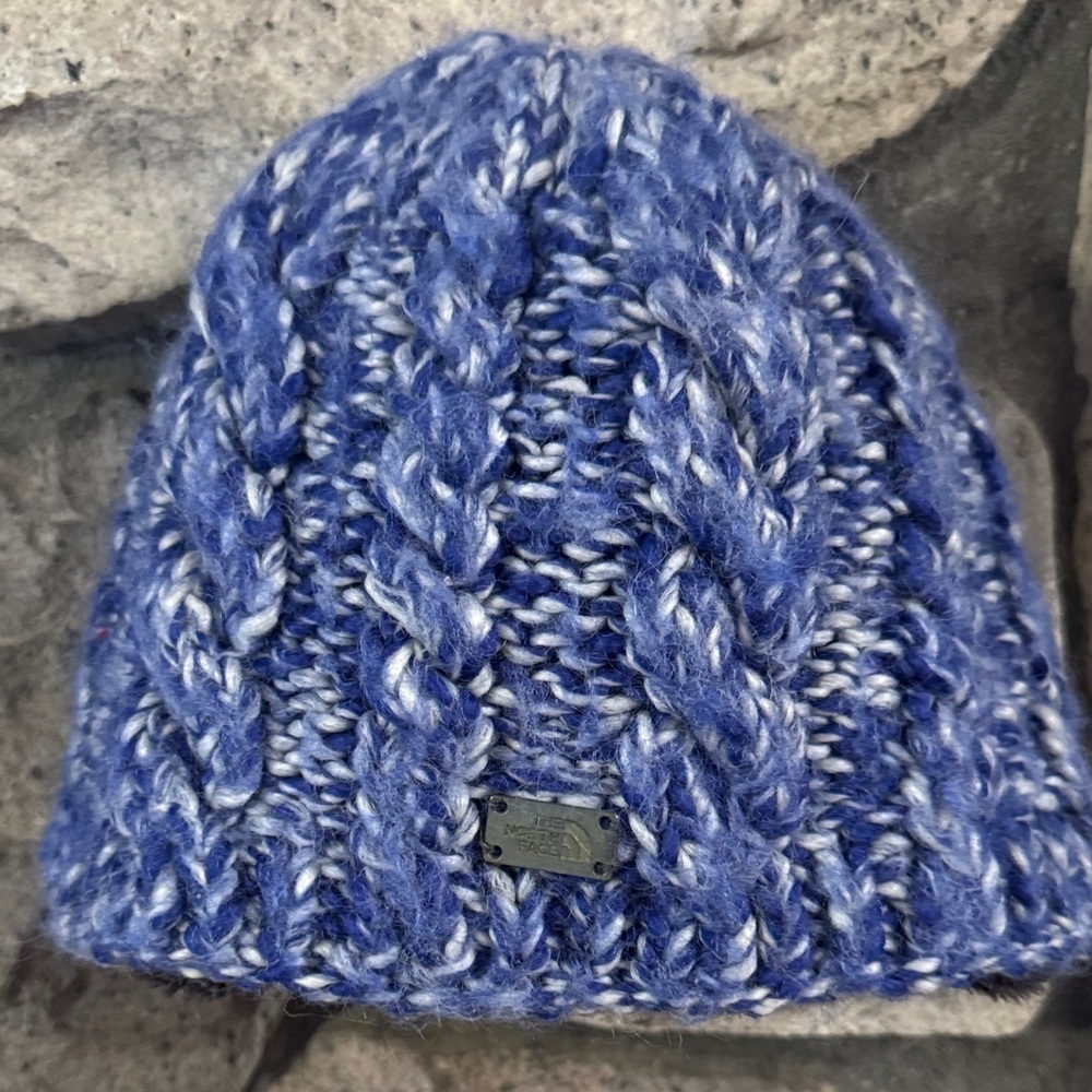 The North Face Blue and White Knit plush fleece lined Beanie hat kids one size